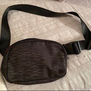Lululemon fanny pack